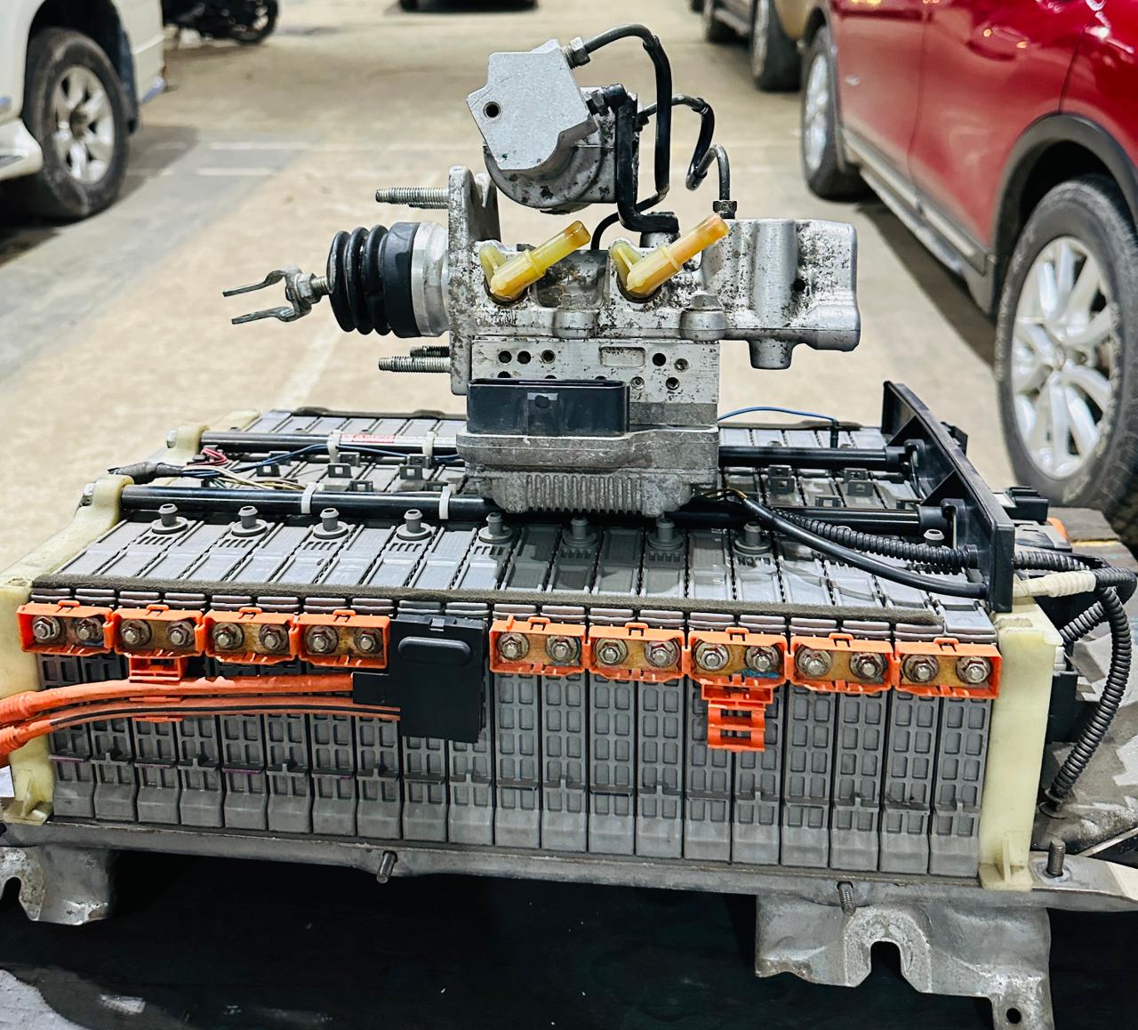 Hybrid battery pack with inverter assembly during electric system repair